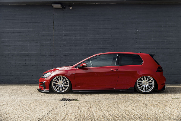 Фото дисков Rotiform LSE Сатиновый лак на Volkswagen Golf VII