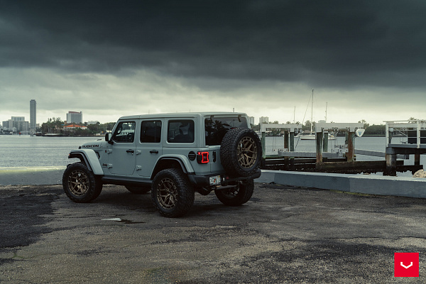 Фото дисков Vossen HFX-1 (5-Lug) Сатиновая бронза на Jeep Wrangler IV (JL)