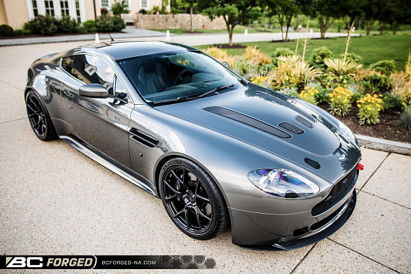 Фото дисков BC Forged RZ05 Черный глянец на Aston Martin Vantage 3