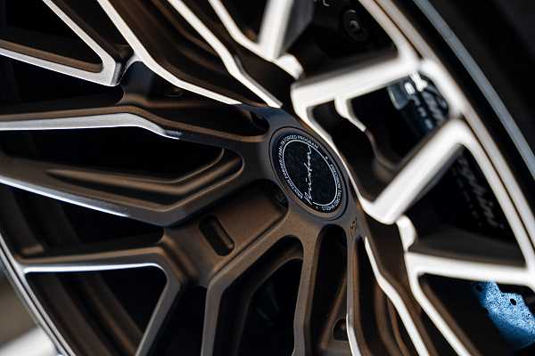 Фото дисков Brixton Forged VL4 Сатиновая бронза на Lamborghini Huracan