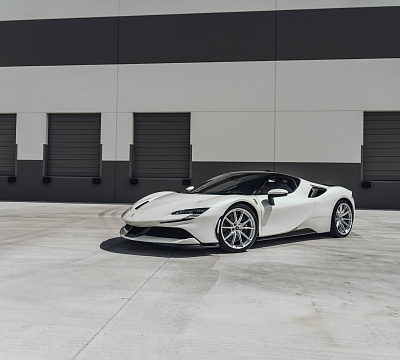 Фото дисков HRE P104SC на Ferrari SF90