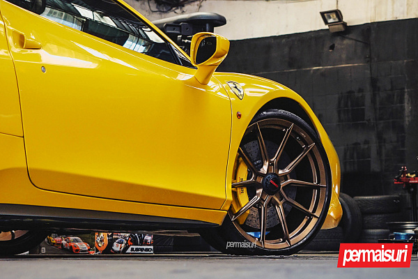Фото дисков NOVITEC NF10 Сатиновая бронза на Ferrari 458