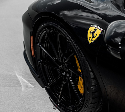 Фото дисков Anrky AN23 на Ferrari 812