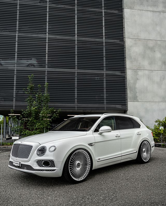 Фото дисков ST5 Полированный лак на Bentley Bentayga