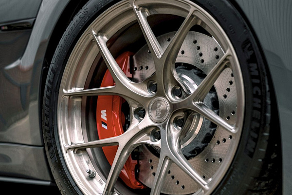Фото дисков Bola FP2 Глянцевый тонированный лак на BMW 3/M3 (F3x/F80)
