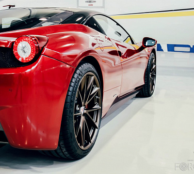 Фото дисков HRE P204 на Ferrari 458