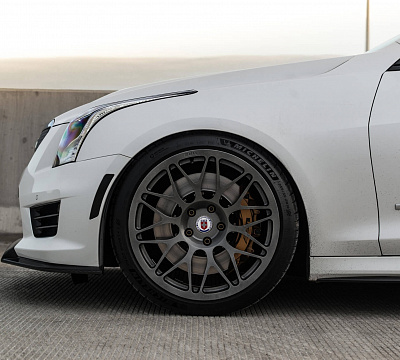Фото дисков HRE 300M на Cadillac ATS