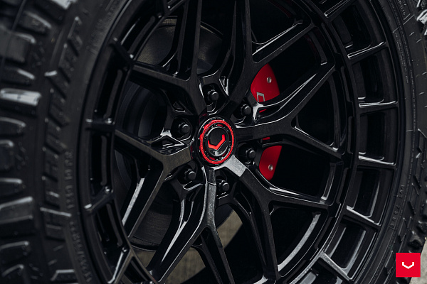 Фото дисков Vossen HFX-1 (6-Lug) Черный глянец на Chevrolet Tahoe V