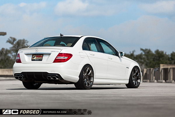 Фото дисков BC Forged RZ05 Глянцевый темный лак на Mercedes-Benz C-Class (W204)