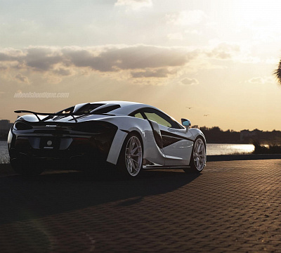 Фото дисков HRE P201 на McLaren 570S