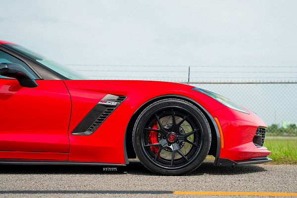 Фото дисков Strasse Wheels SM5R Deep Concave FS Черный матовый на Chevrolet Corvette C7