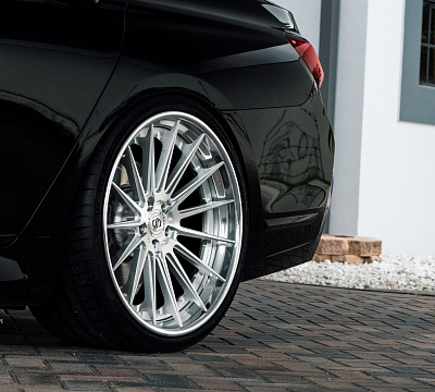 Фото дисков Strasse Wheels SV15 Deep Concave FS на BMW 7 (G11/G12)