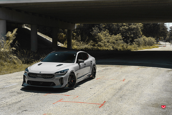 Фото дисков Vossen EVO-3 Черный глянец на Kia Stinger