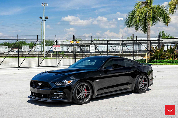 Фото дисков Vossen CV5 Сатиновый графит на Ford Mustang VI