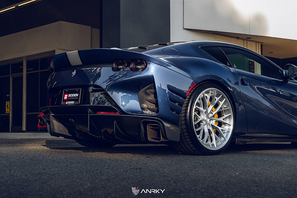 Фото дисков Anrky AN30 Глянцевый лак на Ferrari 812