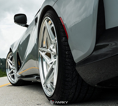 Фото дисков Anrky S3-X3 на Ferrari 812
