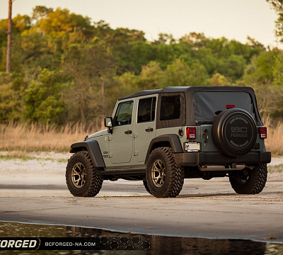 Фото дисков BC Forged RZ05 на Jeep Wrangler III (JK)