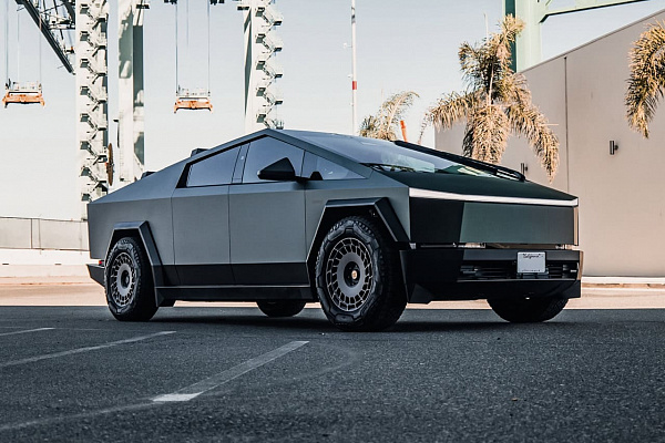 Фото дисков Brixton Forged TR09 AERO1 Другой цвет на Tesla Cybertruck
