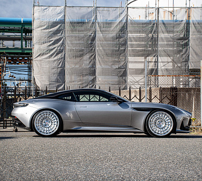 Фото дисков HRE 515 GTM на Aston Martin DB12