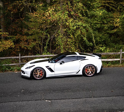 Фото дисков Savini SV67 на Chevrolet Corvette C7