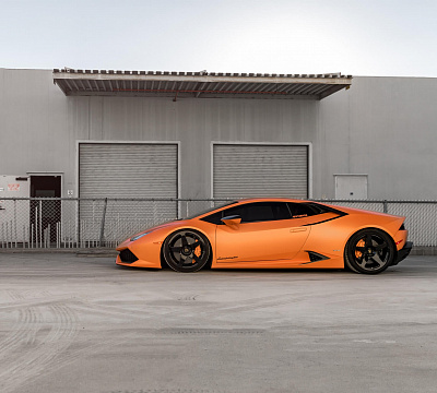 Фото дисков HRE 305M на Lamborghini Huracan
