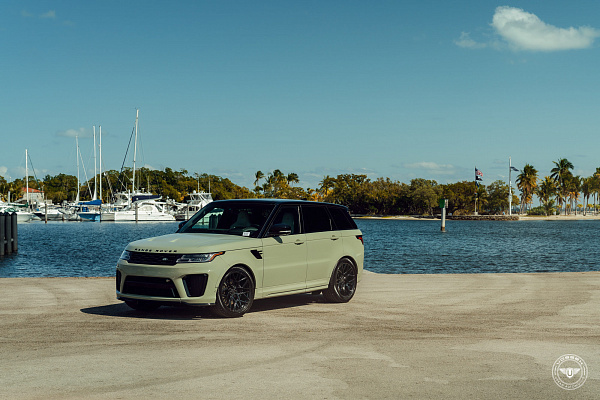 Фото дисков Vossen UV-1 Черный глянец на Land Rover Range Rover Sport II