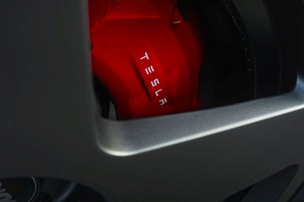 Фото дисков Bola B10 Черный матовый на Tesla Model 3