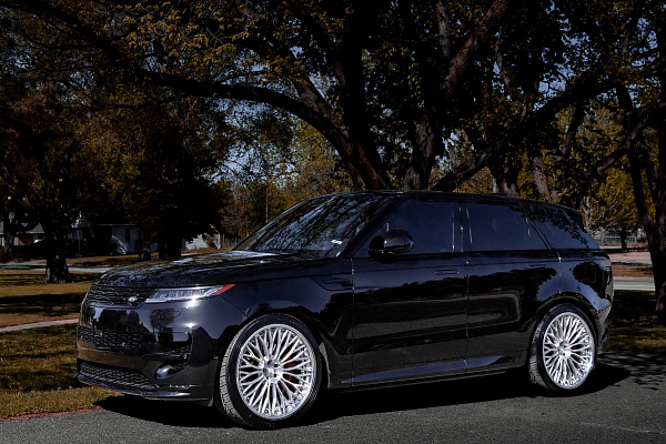 Фото дисков Anrky RF-340 Глянцевый лак на Range Rover Sport III