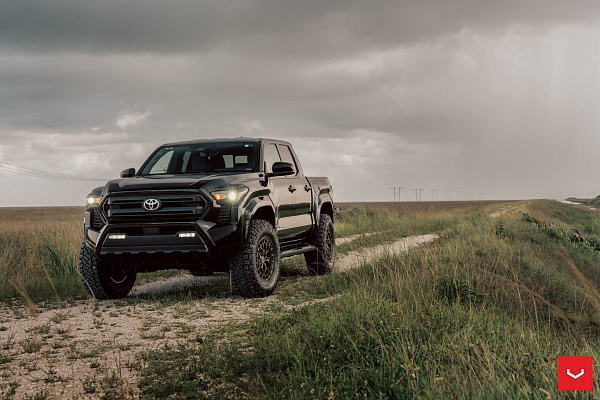 Фото дисков Vossen HFX-1 (6-Lug) Сатиновая бронза на  Toyota Tacoma IV