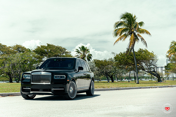 Фото дисков Vossen S17-16 Глянцевый лак на Rolls-Royce Cullinan