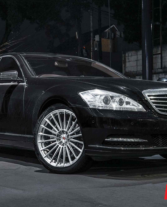 Фото дисков S17-04 Глянцевый лак на Mercedes-Benz S-Class (W221)