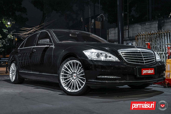 Фото дисков Vossen S17-04 Глянцевый лак на Mercedes-Benz S-Class (W221)