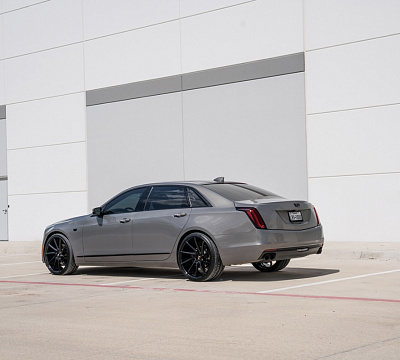Фото дисков Savini BM15 на Cadillac CT5