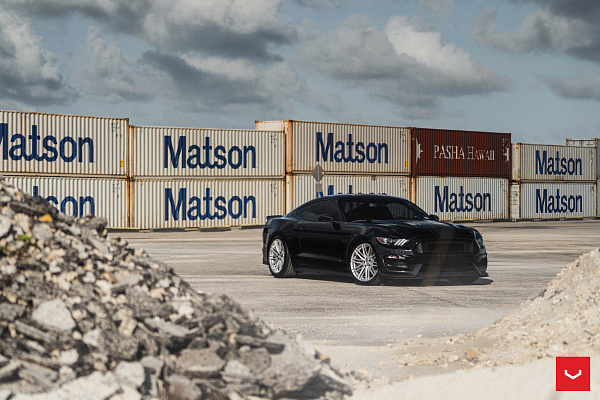 Фото дисков Vossen VFS-4 Серебро на Ford Mustang VI