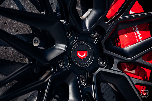 Фото дисков Vossen EVO-5 Черный сатин на Lamborghini Urus