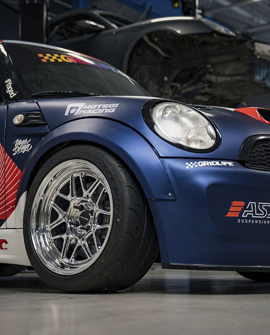 Фото дисков MF414 Tsubaki Полированный лак на MINI Cooper III