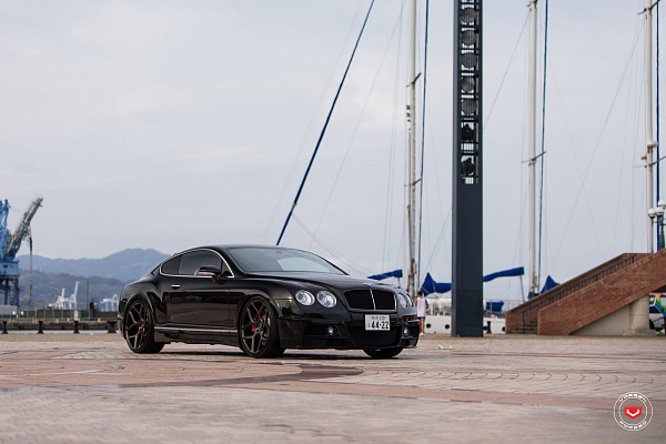 Фото дисков Vossen CG-205 Черный глянец на Bentley Continental GT II