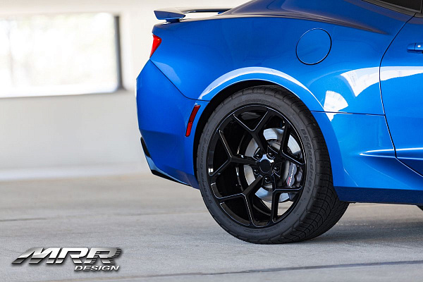 Фото дисков MRR M228 Черный глянец на Chevrolet Camaro VI