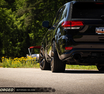Фото дисков BC Forged RZ21 на Jeep Grand Cherokee IV