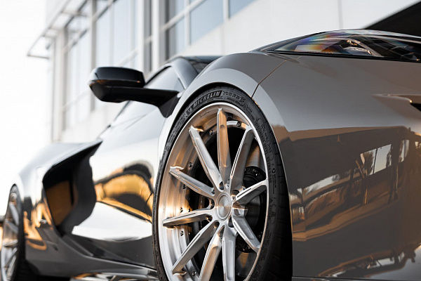 Фото дисков Brixton Forged R11-R Глянцевый лак на Chevrolet Corvette C8