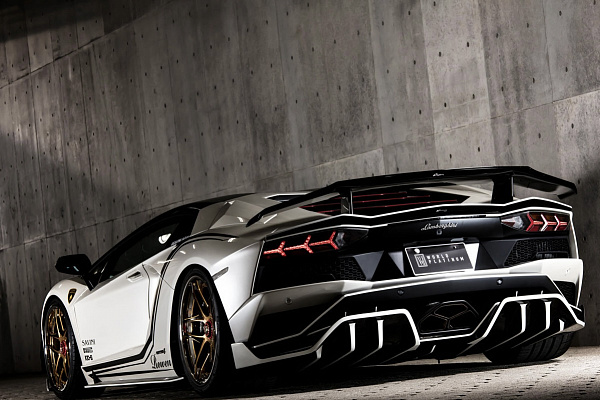 Фото дисков Savini SV76 Глянцевое золото на Lamborghini Aventador