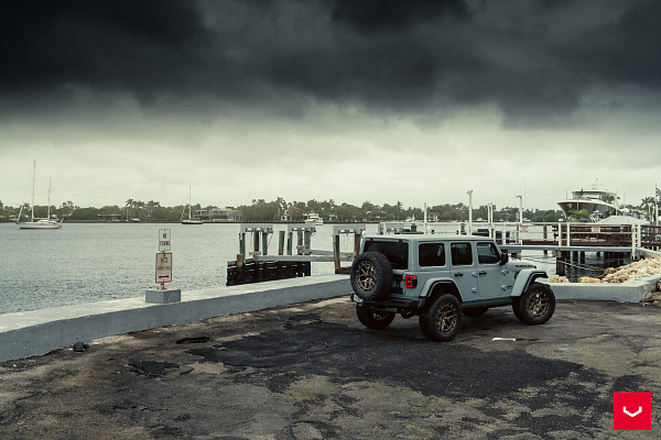 Фото дисков Vossen HFX-1 (5-Lug) Сатиновая бронза на Jeep Wrangler IV (JL)