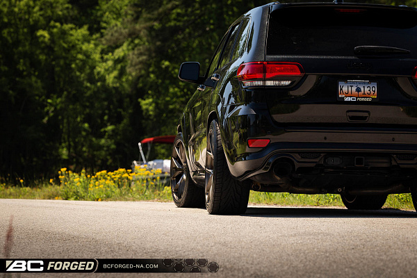 Фото дисков BC Forged RZ21 Глянцевая бронза на Jeep Grand Cherokee IV