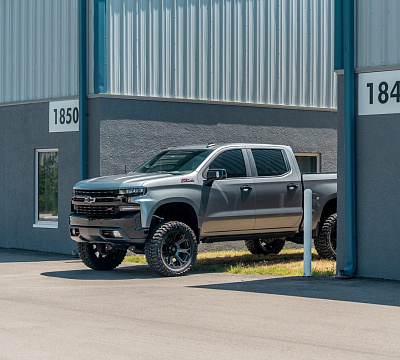 Фото дисков 4PLAY 4P70 на Chevrolet Silverado IV
