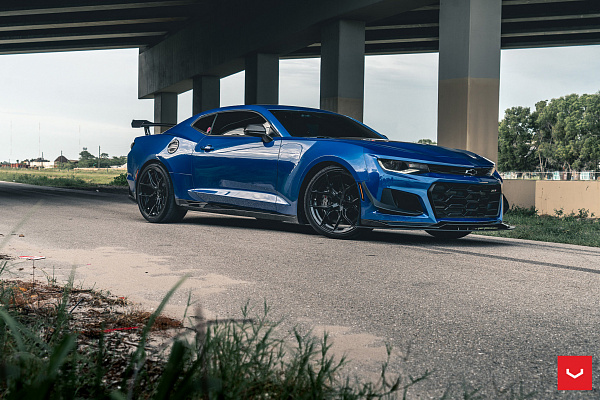 Фото дисков Vossen HF-5 Черный глянец на Chevrolet Camaro VI