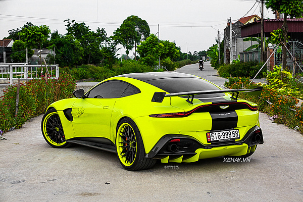 Aston Martin Vantage