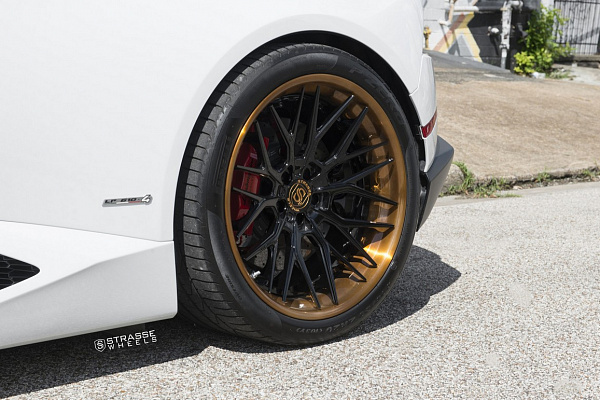 Фото дисков Strasse Wheels SV10M Deep Concave FS Другой цвет на Lamborghini Huracan