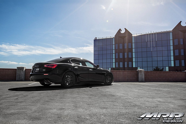 Фото дисков MRR FS01 Черный сатин на Maserati Ghibli