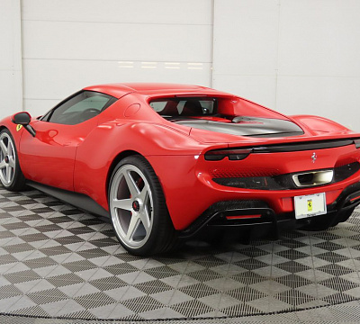 Фото дисков Giovanna Cinque на Ferrari 296