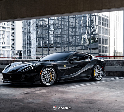 Фото дисков Anrky AN38 на Ferrari 812